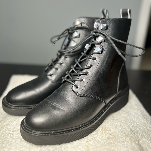 Michael Kors Women’s Haskell Bootie Size 8 - Picture 2 of 10